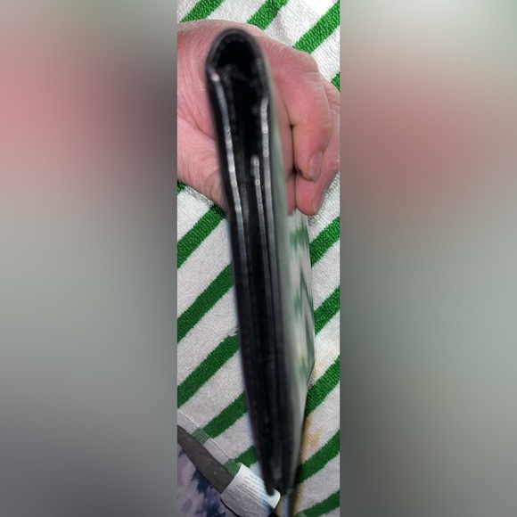 Gucci Black Leather Passport Wallet - Picture 7 of 8